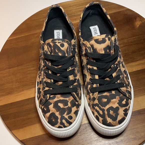 Steve Madden Emmi Sneaker - Picture 4 of 12